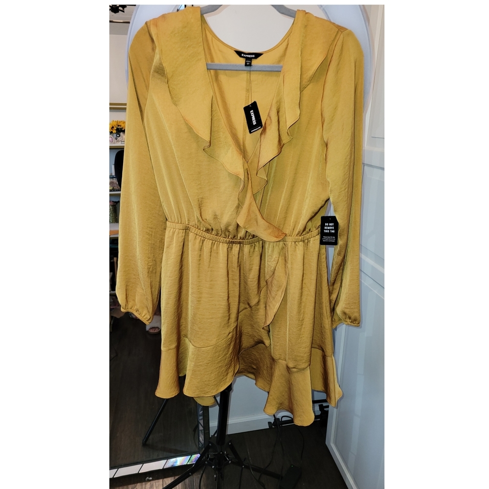 NWT Ruffle front dress by Ezpress